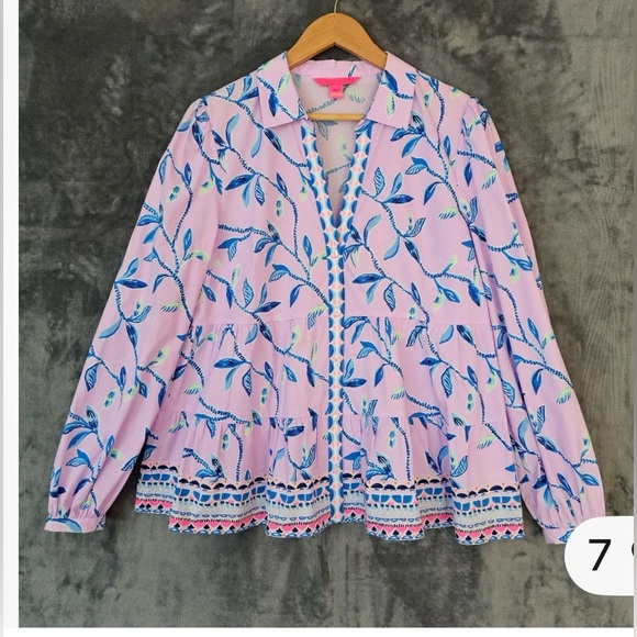 Lilly Pulitzer Tops - ❤️Lilly Pulitzer Kenna Stretch. Worn 1 time. Still has creases from package. L